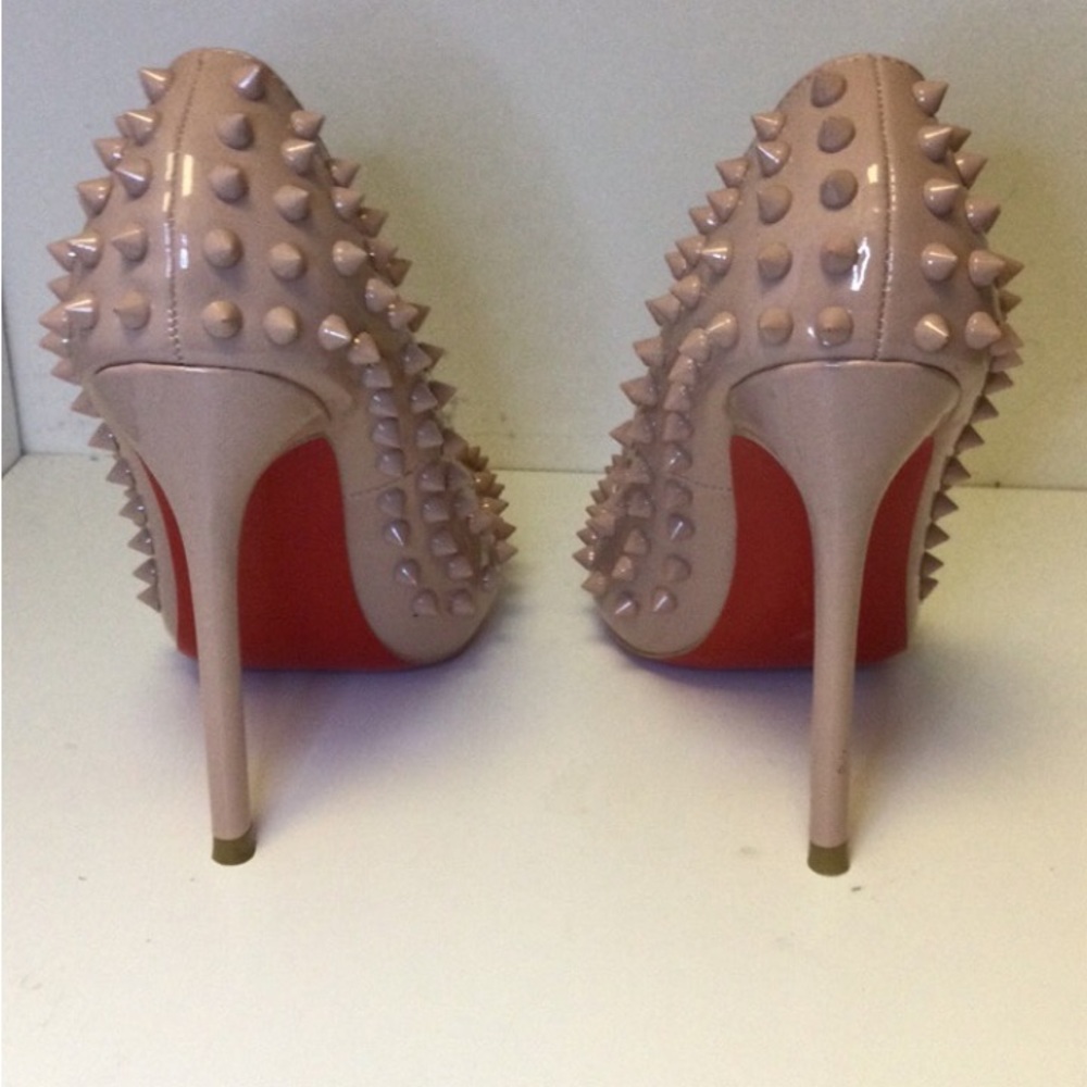 heels - Picture 6 of 7